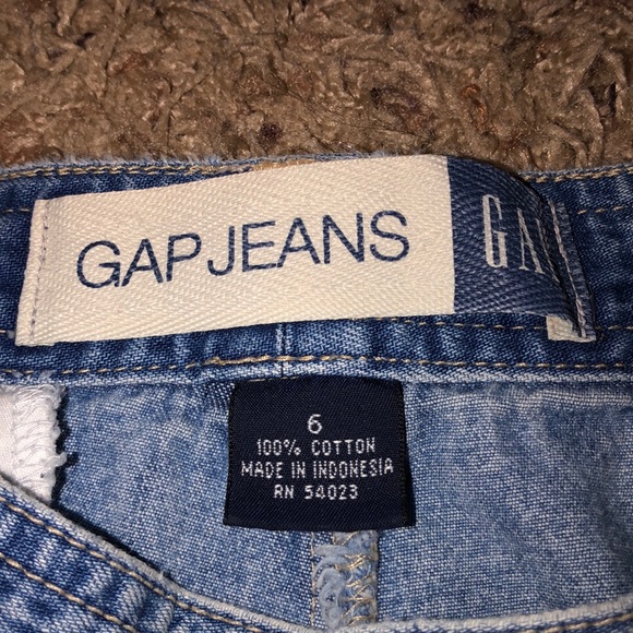 Women’s Cute Roll up or leave long shorts - Picture 4 of 6